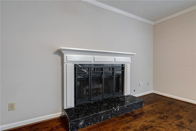Building Photo - 8895 Club River Dr