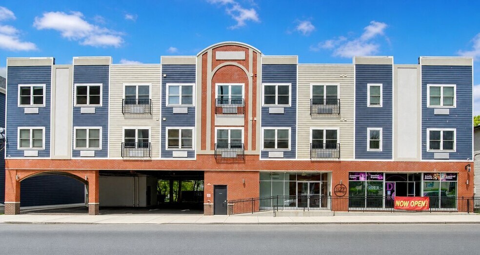 Building Photo - 1127 Stuyvesant Ave.