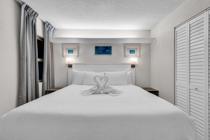 Building Photo - 1700 N Ocean Blvd