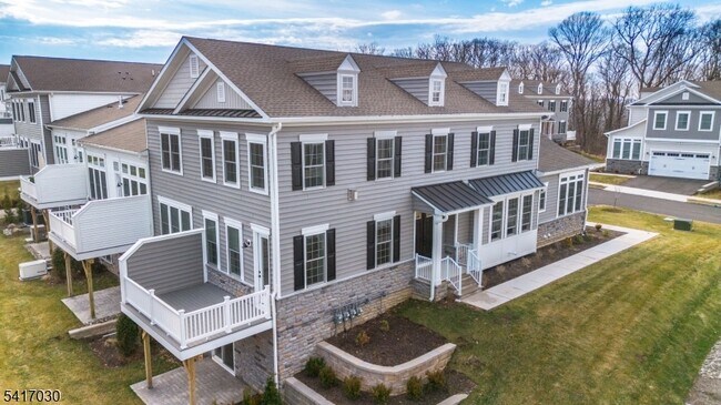 Building Photo - 37 Hillandale Dr