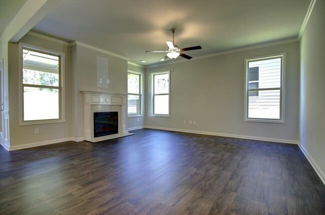 Building Photo - 7731 Silk Tree Pointe
