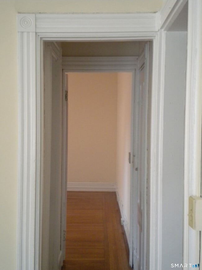 Building Photo - 382 Whitney Ave