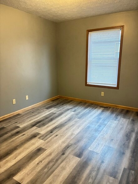 Bedroom 1 - 1940 Ash St