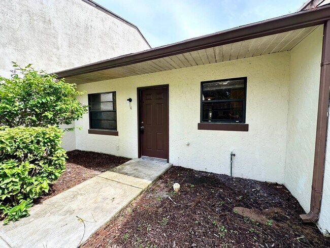 Primary Photo - 1244 N Haverhill Rd