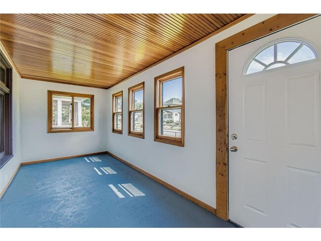 Building Photo - 915 Fuller Ave