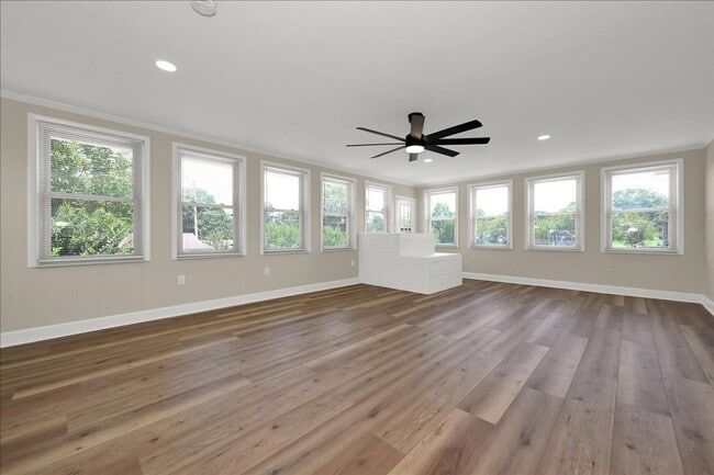 Building Photo - 1208 Spruce St