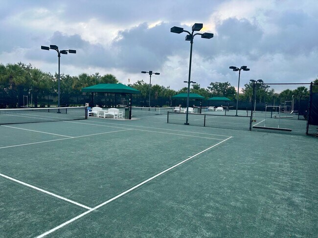 Building Photo - 4-bd,3-bth in The Isles-One Of Palmer Ranch’s Most Sought After Community