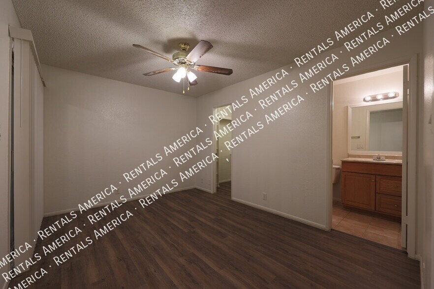 Building Photo - 9029 W Elm St