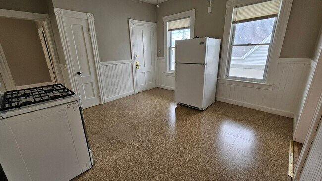 Building Photo - 41 Hevey St