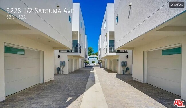 Building Photo - 5228 Satsuma Ave