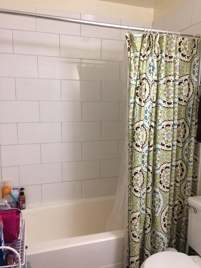 Building Photo - Beautiful 1 Bed Apartment in North Center/ Ravenswood Area Available September 1st