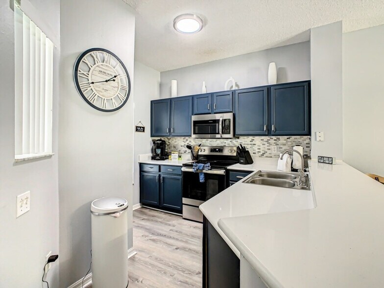 Building Photo - 4751 Ormond Beach Way