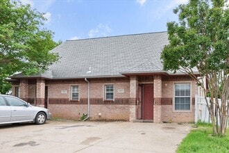 Building Photo - 612 Kings Way Dr
