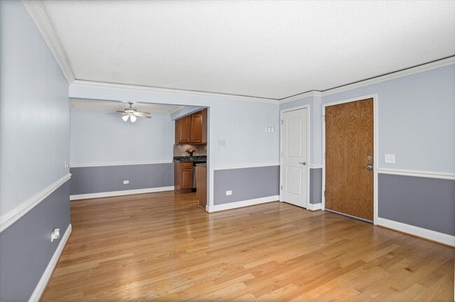 Building Photo - 4931 N East River Rd