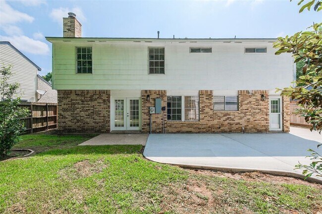 Building Photo - 1311 Sand Stone Dr