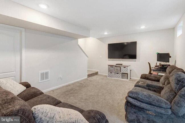 Building Photo - 9301 Cedar Forest Dr