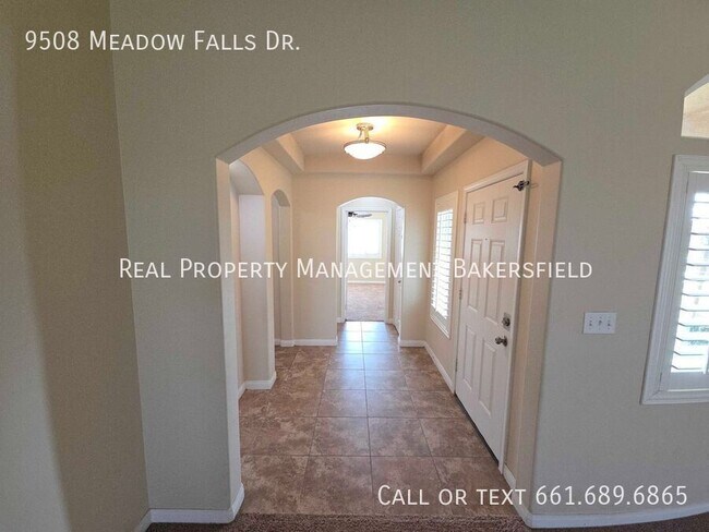 Building Photo - 9508 Meadow Falls Dr