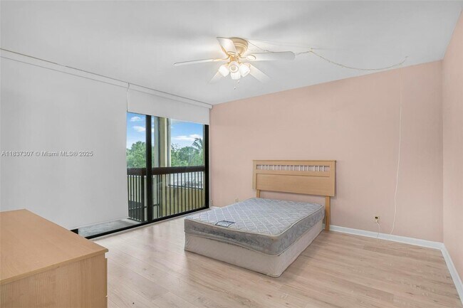 Building Photo - 2911 SW 87th Terrace