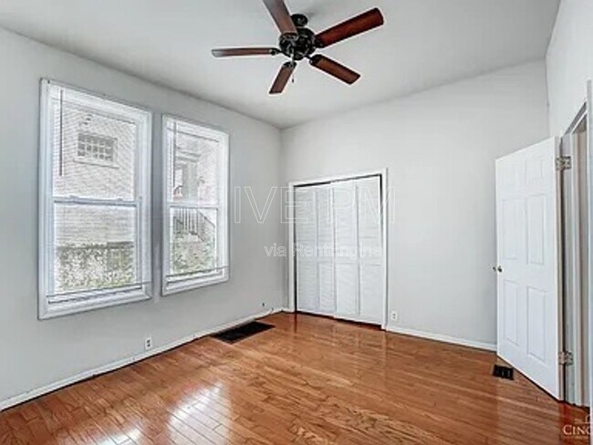 Building Photo - 2705 Hackberry St