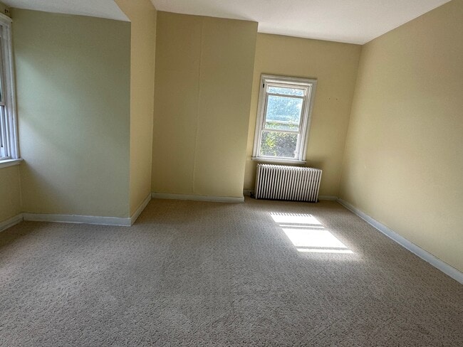 Building Photo - 74 N Linwood Ave