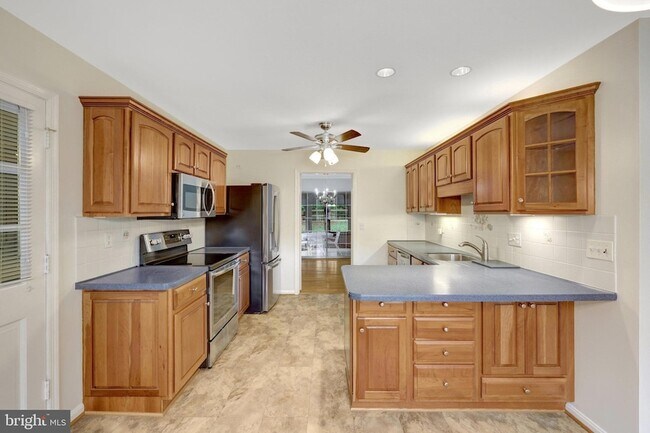 Building Photo - 615 Kearney Ct SW