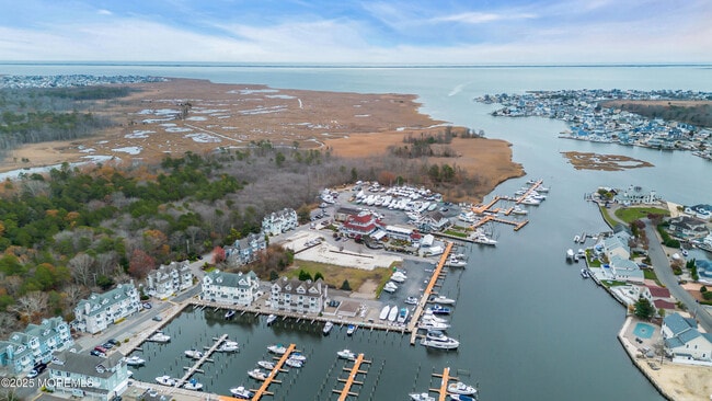 Building Photo - 336 E Lacey Rd