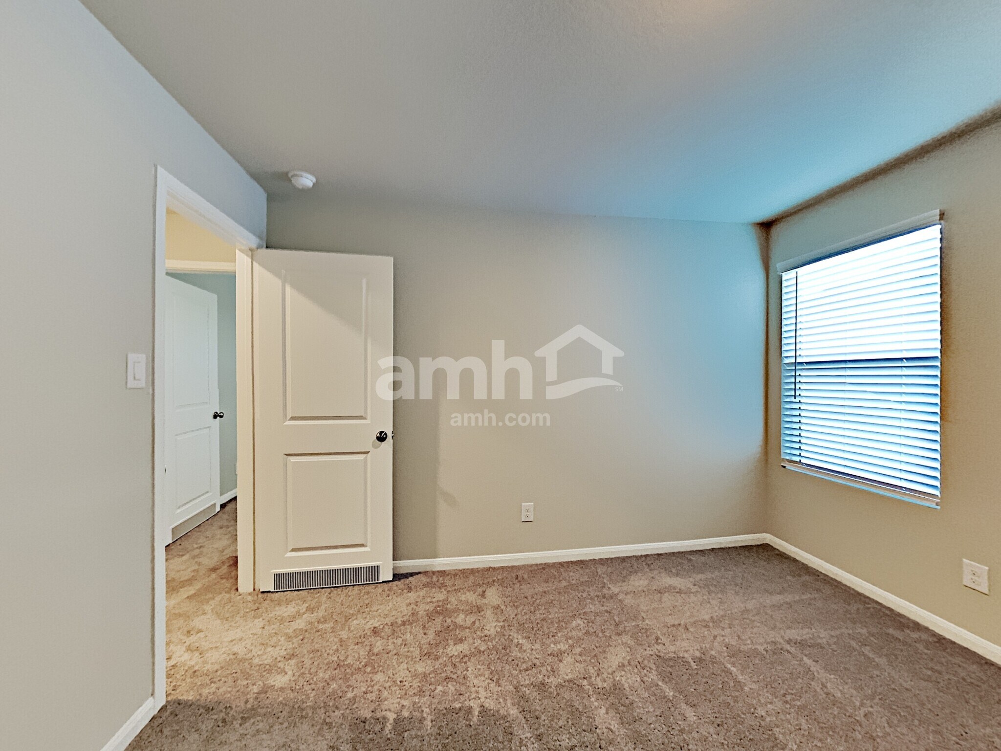 Building Photo - 2712 Iberia Ct