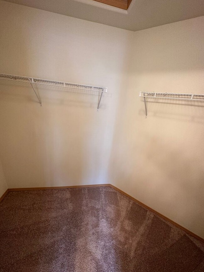 Building Photo - 2125 Bobs Hollow Ln