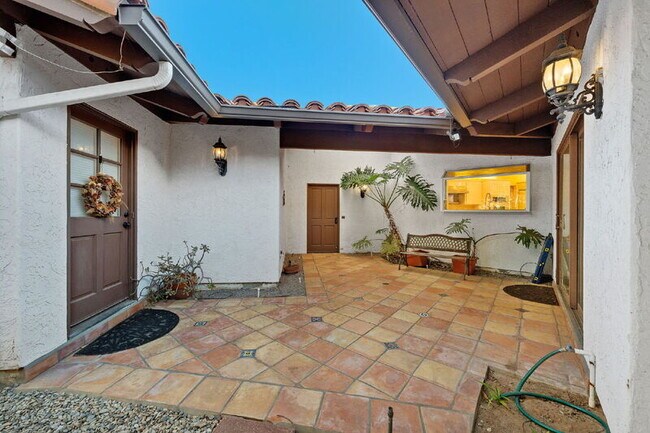 Building Photo - 18714 Bernardo Trails Dr