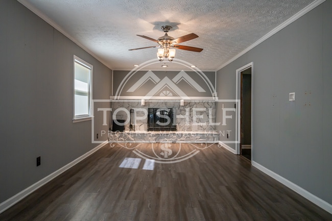 Building Photo - 1960 Branch View Dr