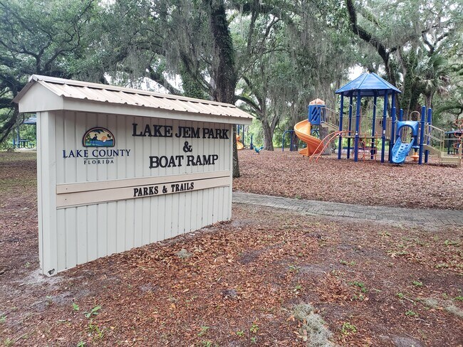 Building Photo - 3848 Bayshore Cir