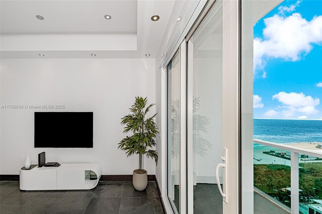 Building Photo - 2301 Collins Ave
