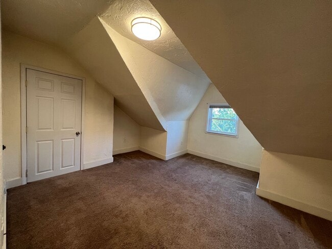 Building Photo - 3BR house in Southside Slopes