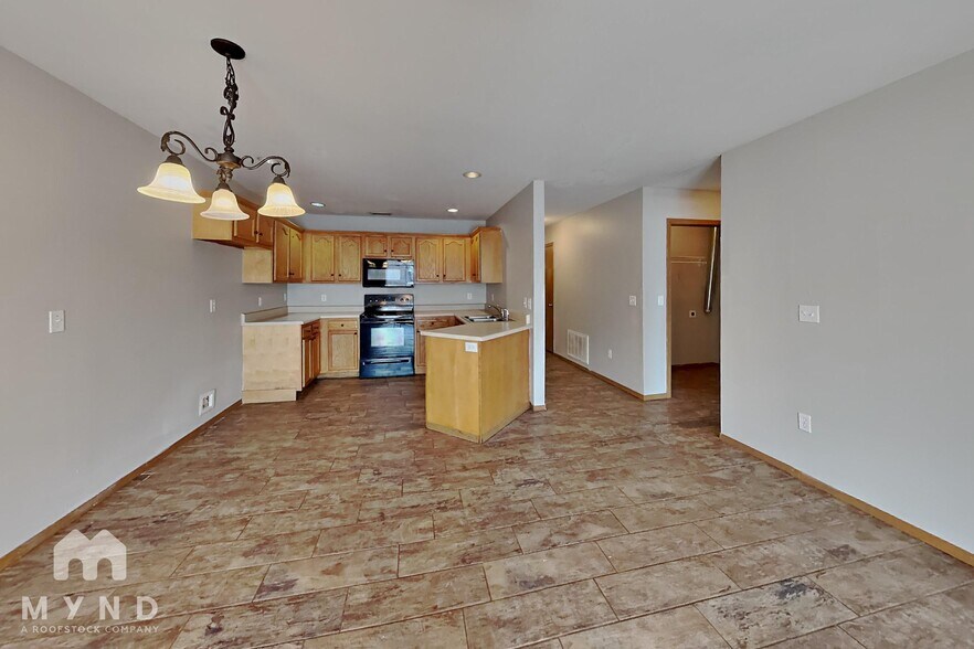 Building Photo - 2552 W Delmar St