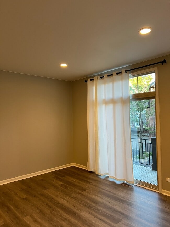 Building Photo - 705 Keystone Ln