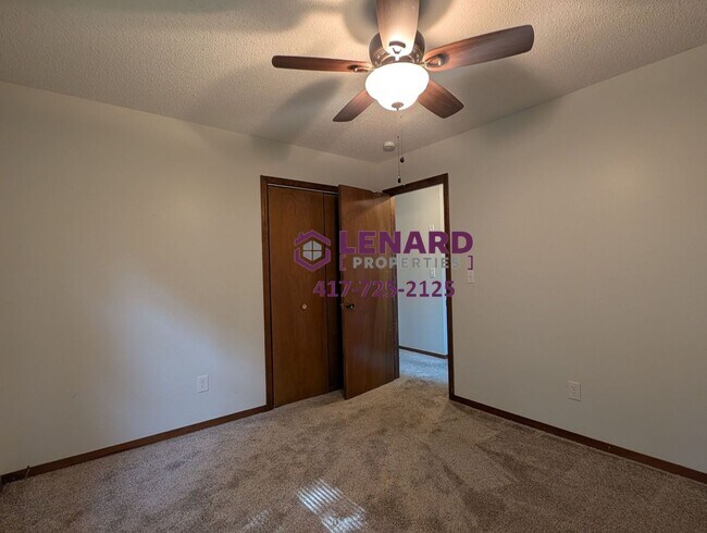 Building Photo - 3 Bedroom Home Ready for Move In!