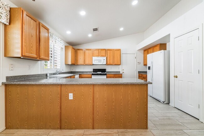 Building Photo - 2141 Hidden Ranch Terrace