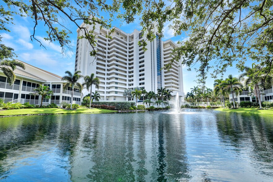 Building Photo - 6361 Pelican Bay Blvd