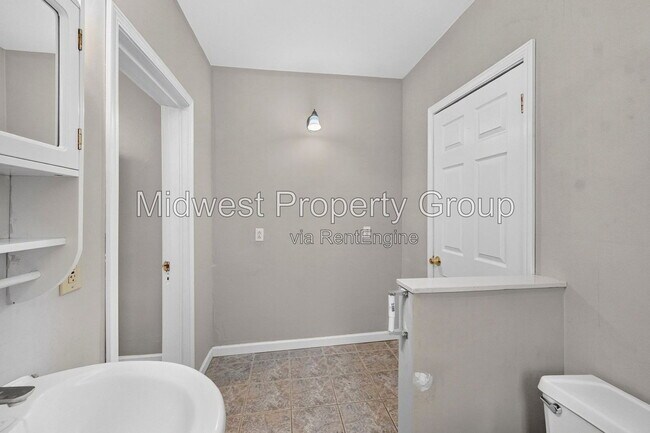 Building Photo - 1365 Louisville Ave