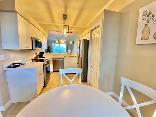 Building Photo - 7515 Stoneybrook Dr