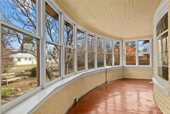 Building Photo - One-of-a-Kind Spacious Home with Beautiful Landscaped Grounds
