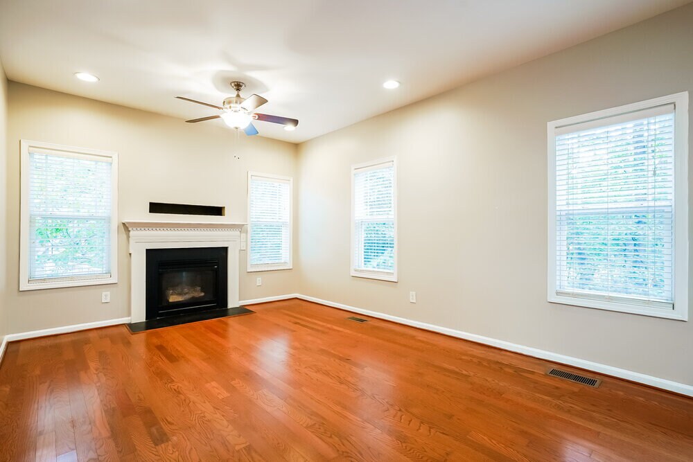 Building Photo - 146 Willowbrook Cir