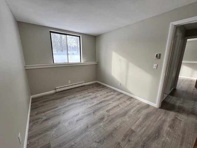 Building Photo - 320 Elm St