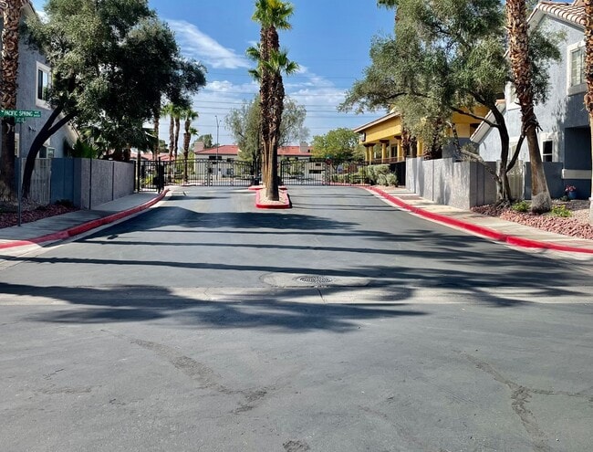 Building Photo - Hidden Gem in Gated Community - Summerlin