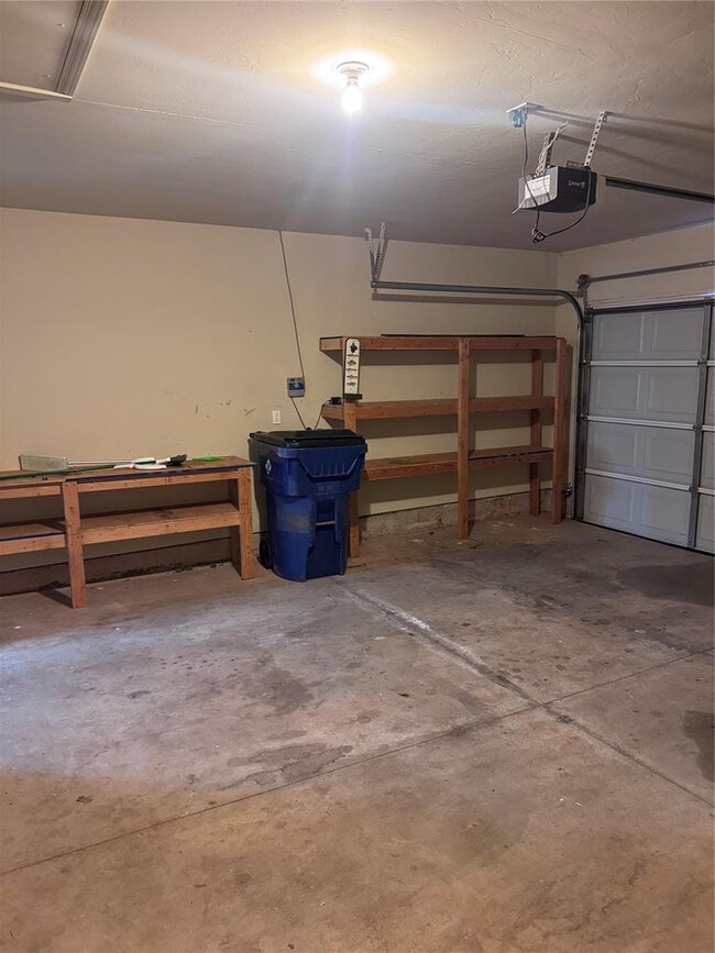 Building Photo - 2525 W Oklahoma Ave