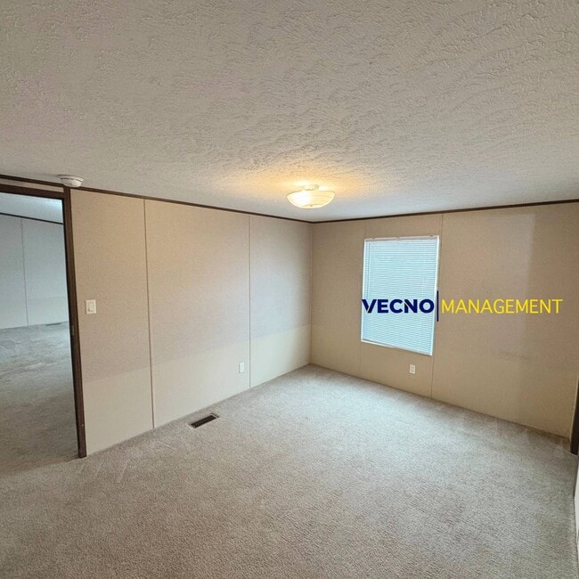 Building Photo - 842 Corinne Dr