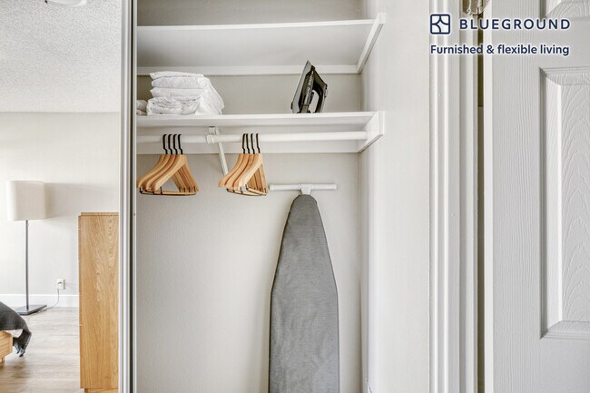 Building Photo - 3333 W 2nd St