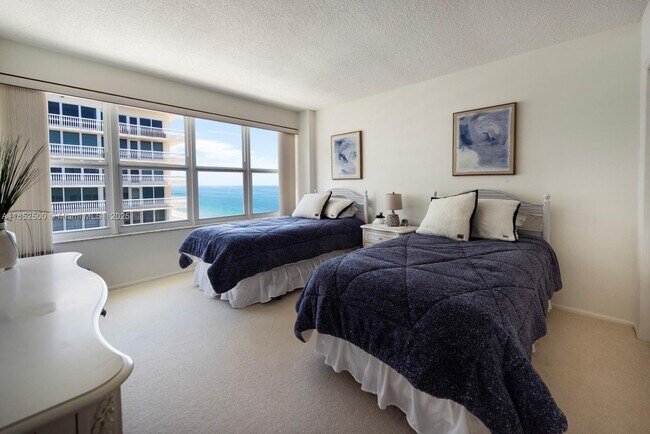 Building Photo - 4010 Galt Ocean Dr