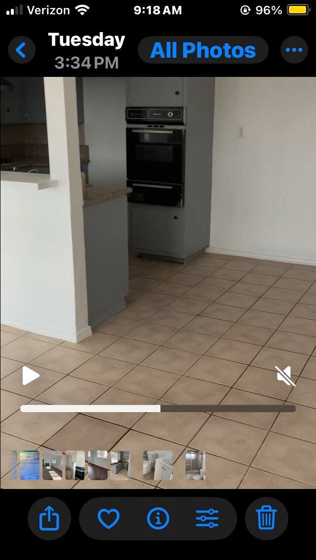 Building Photo - 1116 E Elk Ave