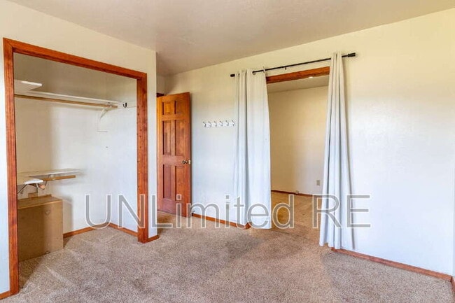 Building Photo - 6600 W Suzette Ln